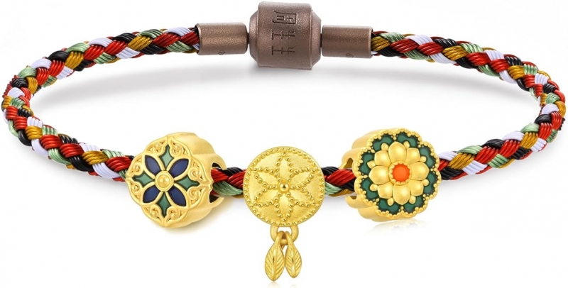 ihocon: 周生生 CHOW SANG SANG 999 24K Solid Gold Auspicious Luck Mini Charm Bracelet Set, Charm Set, Jewelry Set  纯金吉祥幸运手炼