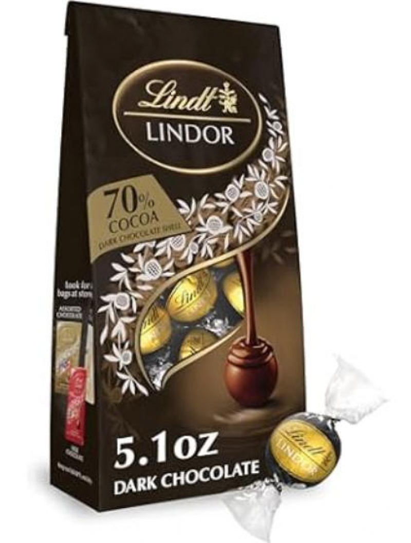 ihocon: Lindt Lindor 70% Extra Dark Chocolate Truffles, Dark Chocolate Candy With Smooth, Melting Truffle Center 黑巧克力 5.1 Ounce, 6包